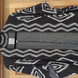 Billabong fringe cardigan, black and white patterned